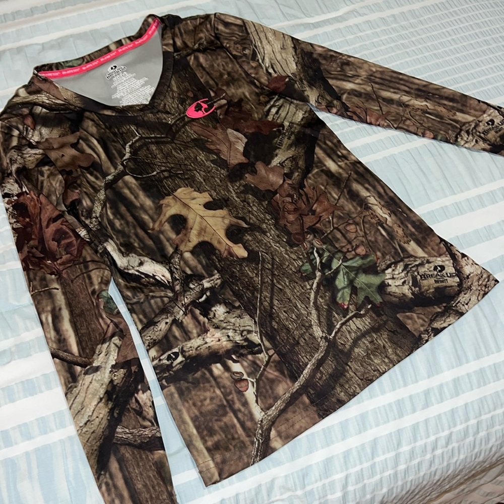 Mossy Oak V-Neck Shirt